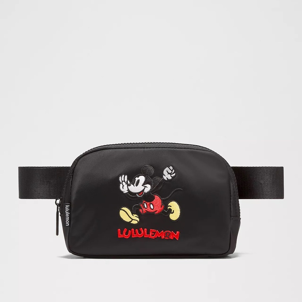 Disney x lululemon Everywhere Belt Bag Long Strap 1L Mickey in Motion